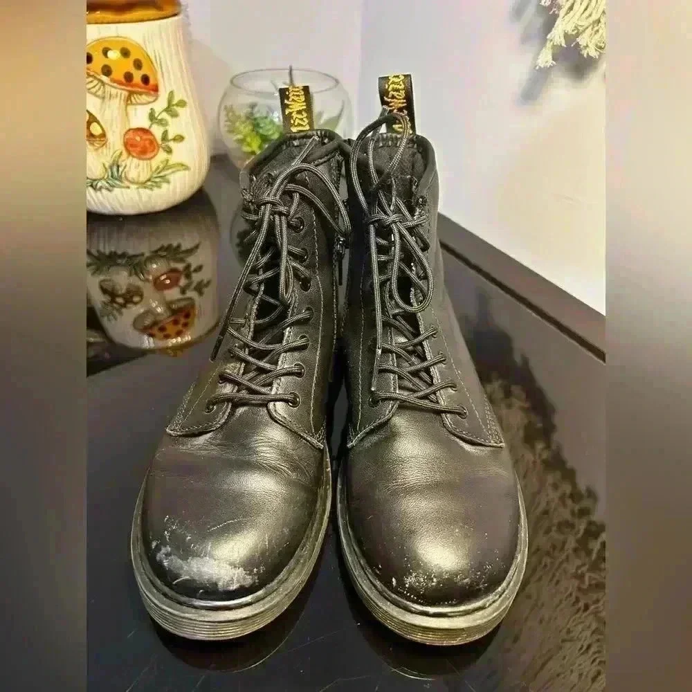Dr Doc Martens 1460 Junior  Boots Softy T Leather Up boots size 4 Black Laced up